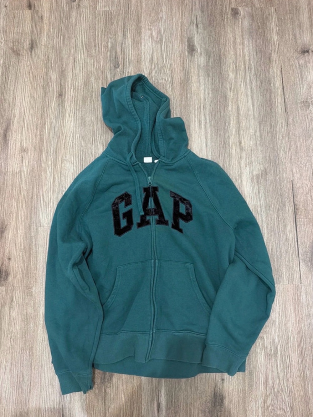 Gap sweater